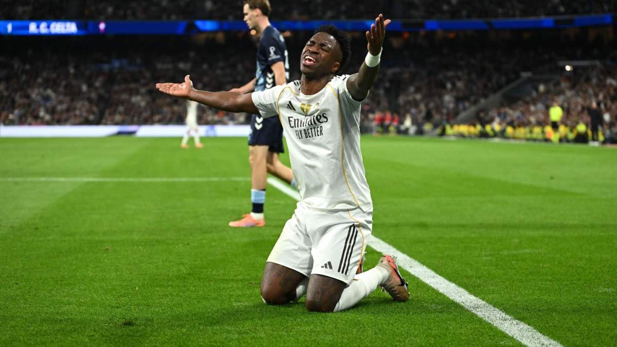 Vinícius Júnior quejándose en un partido del Real Madrid.