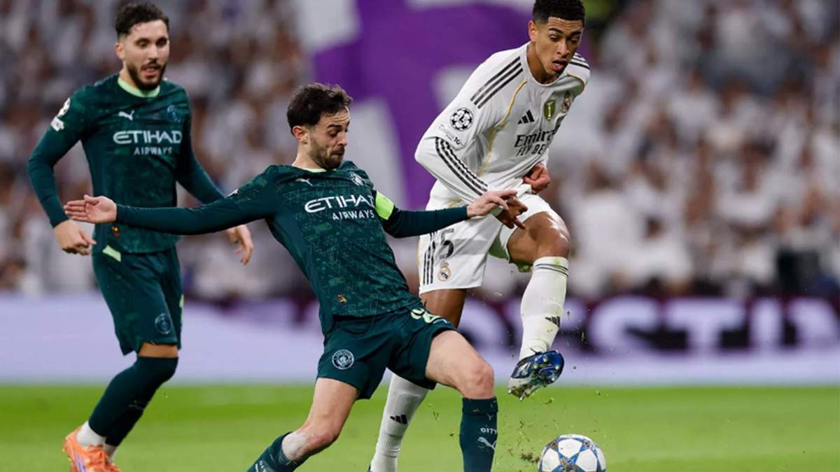 Jude Bellingham jugando contra el Manchester City en el Santiago Bernabéu. Jude Bellingham jugando contra el Manchester City en el Santiago Bernabéu.