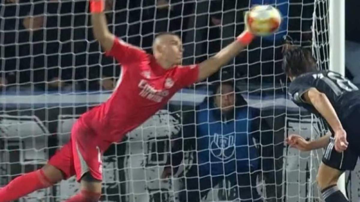 La parada salvadora de Lunin ante el Talavera La parada salvadora de Lunin ante el Talavera