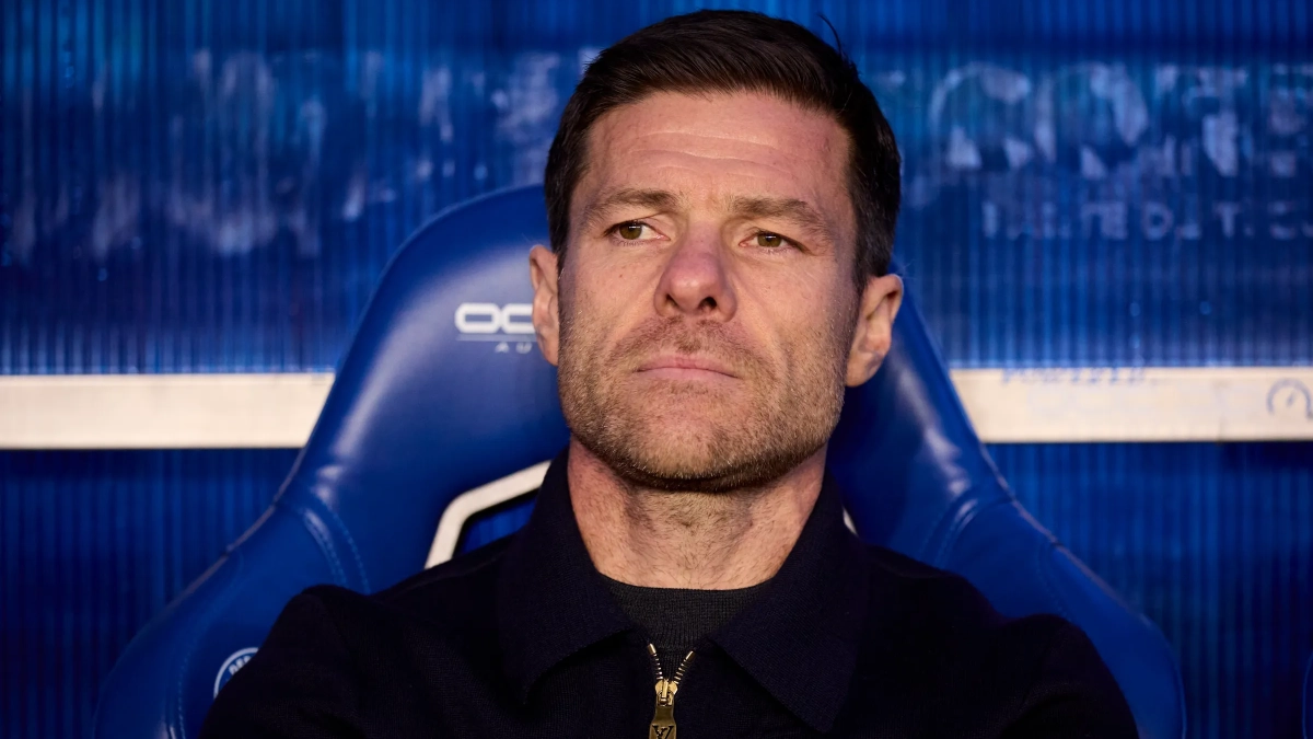 Xabi Alonso en el banquillo de Mendizorroza