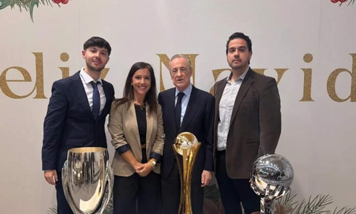 José Padilla, Gina López, Florentino Pérez y David Jorquera en el cóctel de Navidad. 