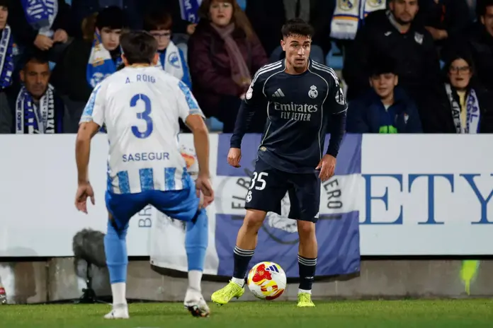  David Jiménez, tras debutar con el Real Madrid: «Ahora mismo puedo ser el niño más feliz del mundo»

