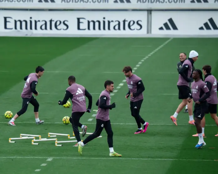  Sin Valverde y con Asencio: así ha sido el último entrenamiento del Real Madrid antes del Sevilla

