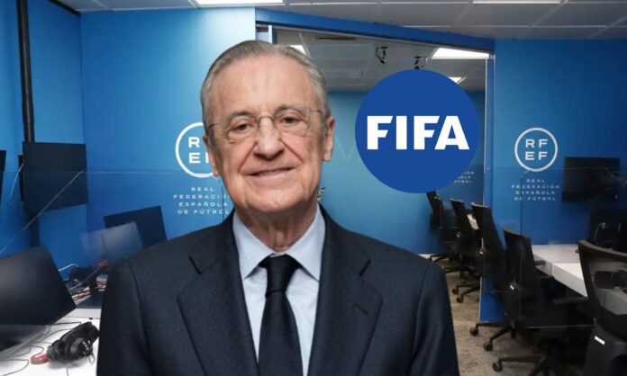Florentino Pérez, una sala VAR y el logo de la FIFA.