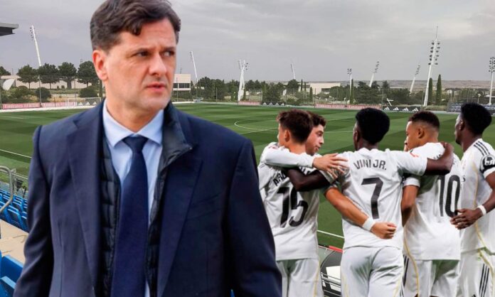 Juni Calafat y jugadores del Real Madrid