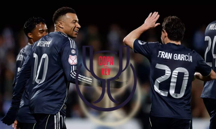 Kylian Mbappé, celebrando uno de sus goles ante el Talavera, junto a Fran García y Endrick Felipe.