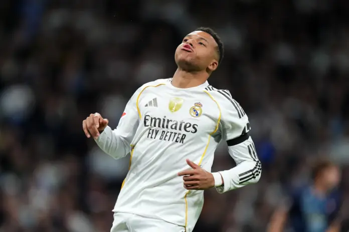  Kylian Mbappé jugará con un dedo roto

