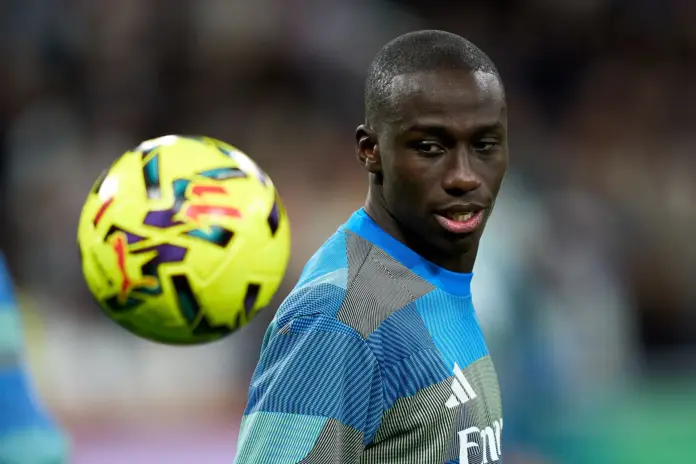  Un 2025 aciago para Ferland Mendy

