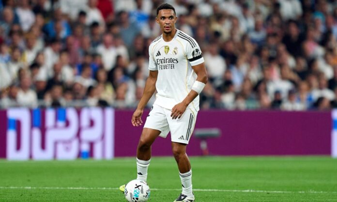 Trent Alexander-Arnold, durante un partido de esta temporada con el Real Madrid.