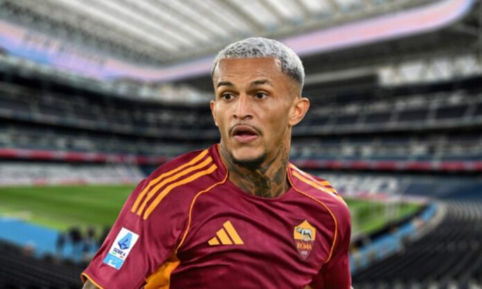 Wesley con la camiseta de la Roma y el Santiago Bernabéu.