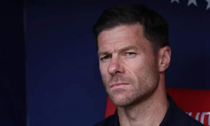 Xabi Alonso, con rostro serio, durante un partido del Real Madrid esta temporada.