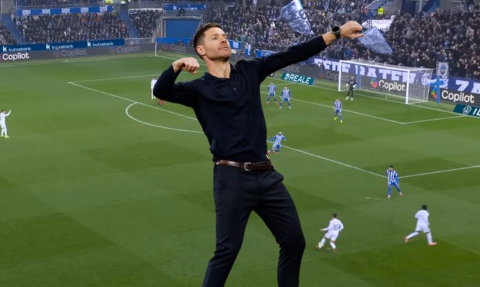 Xabi Alonso contento con su nuevo delantero