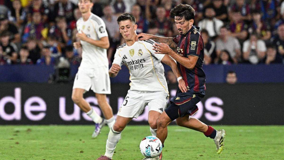 Arda Güler durante el partido ante el Levante