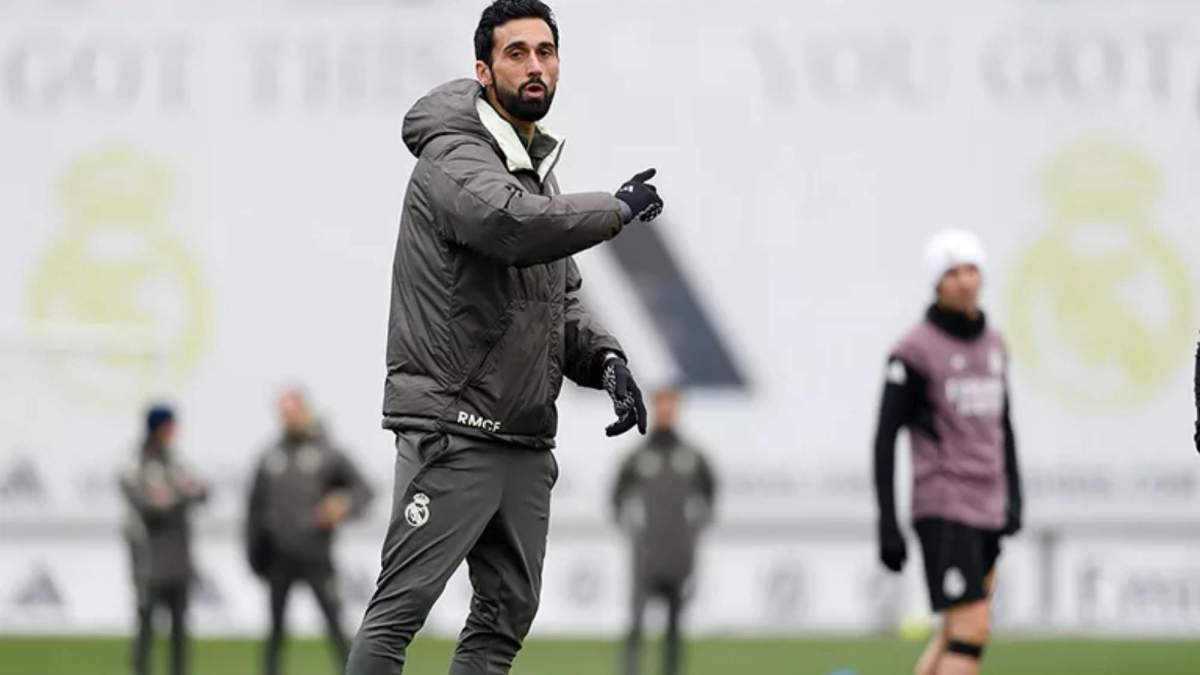 Álvaro Arbeloa, durante el entrenamiento del Real Madrid en la mañana de este viernes en Valdebebas.