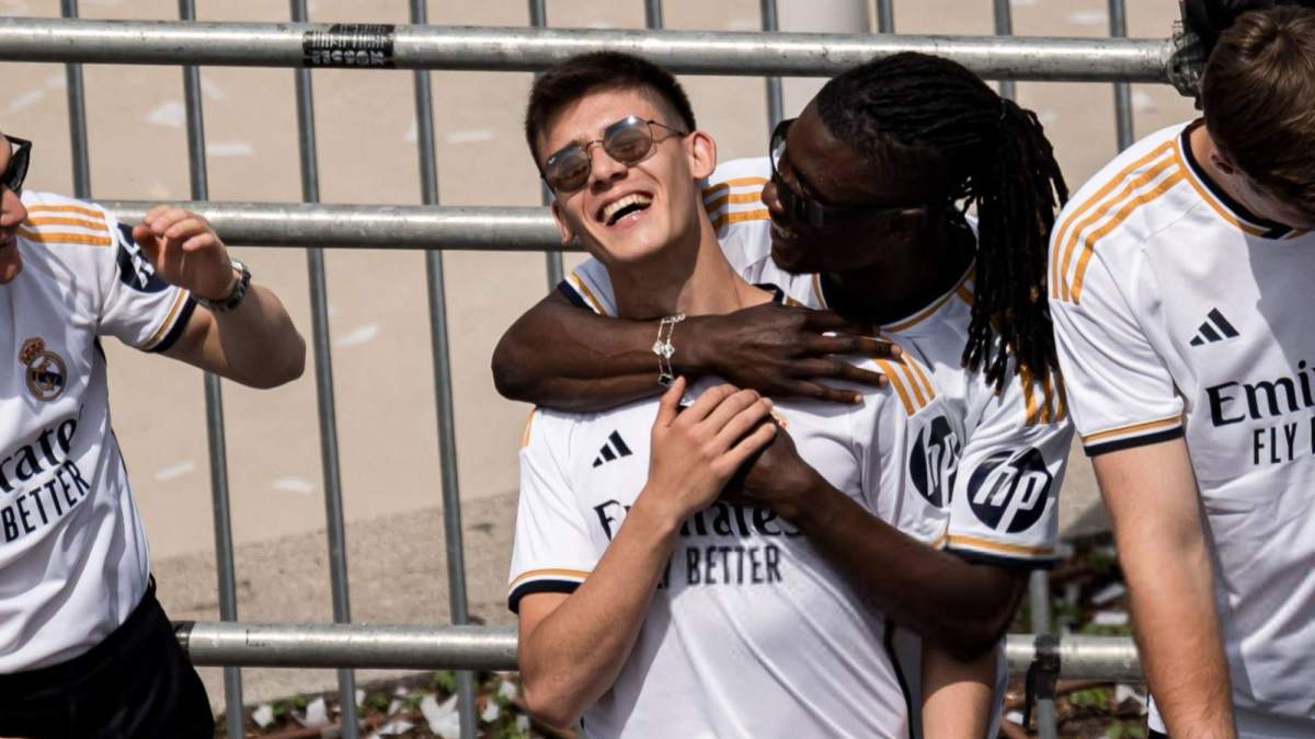 Camavinga y Arda Güler celebrando un título del Real Madrid