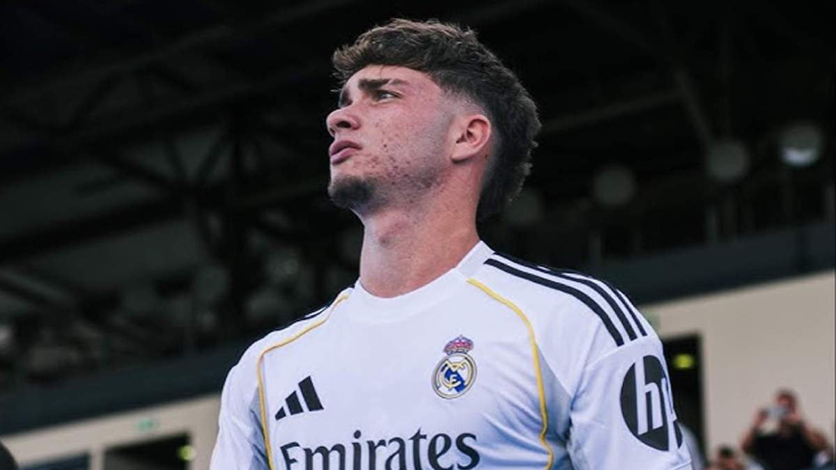 Jorge Cestero jugando un partido con el Real Madrid Castilla.