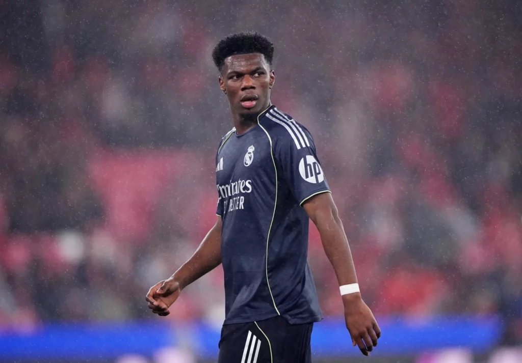 - Qedine Tchouaméni, uno de los señalados en la derrota del Real Madrid contra el Benfica.