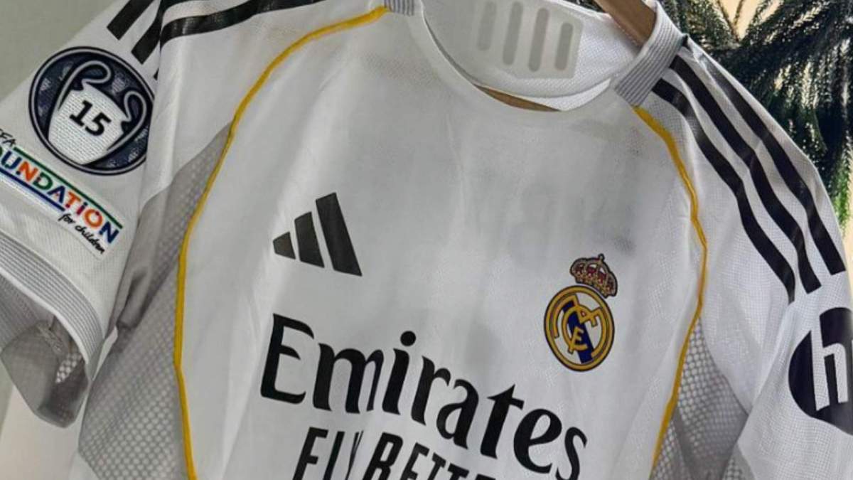 La camiseta del Real Madrid es la más vendida en el último año.