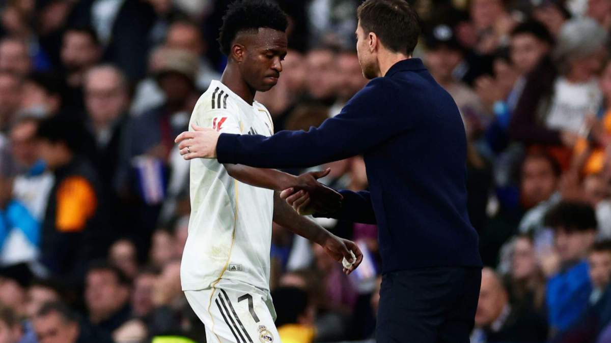 Vinicius Junior, con Xabi Alonso, en el partido del domingo pasado ante el Betis. Vinicius Junior, con Xabi Alonso, en el partido del domingo pasado ante el Betis.