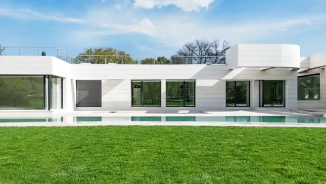 La mansión de Kylian Mbappé en La Finca