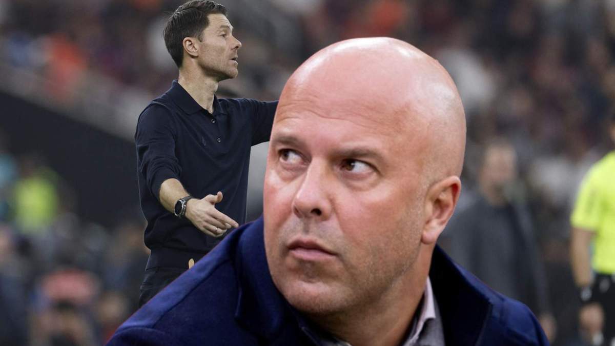 Arne Slot y una foto de Xabi Alonso en un partido del Real Madrid.