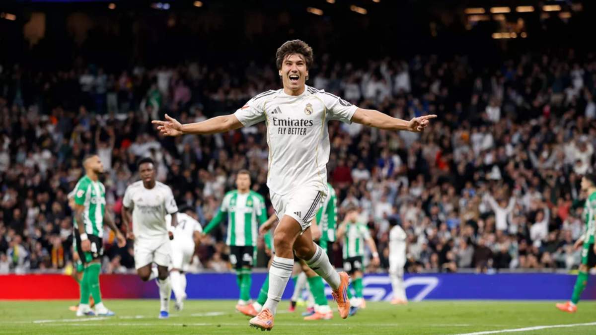 Gonzalo García celebrando uno de sus goles contra el Real Betis Gonzalo García celebrando uno de sus goles contra el Real Betis