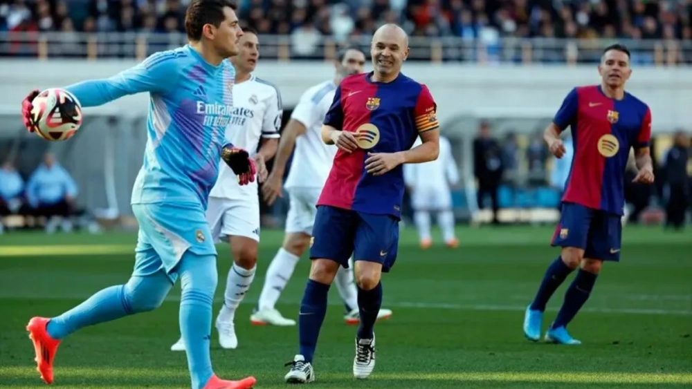 Casillas en un partido de Leyendas del Real Madrid contra el Barcelona Casillas en un partido de Leyendas del Real Madrid contra el Barcelona
