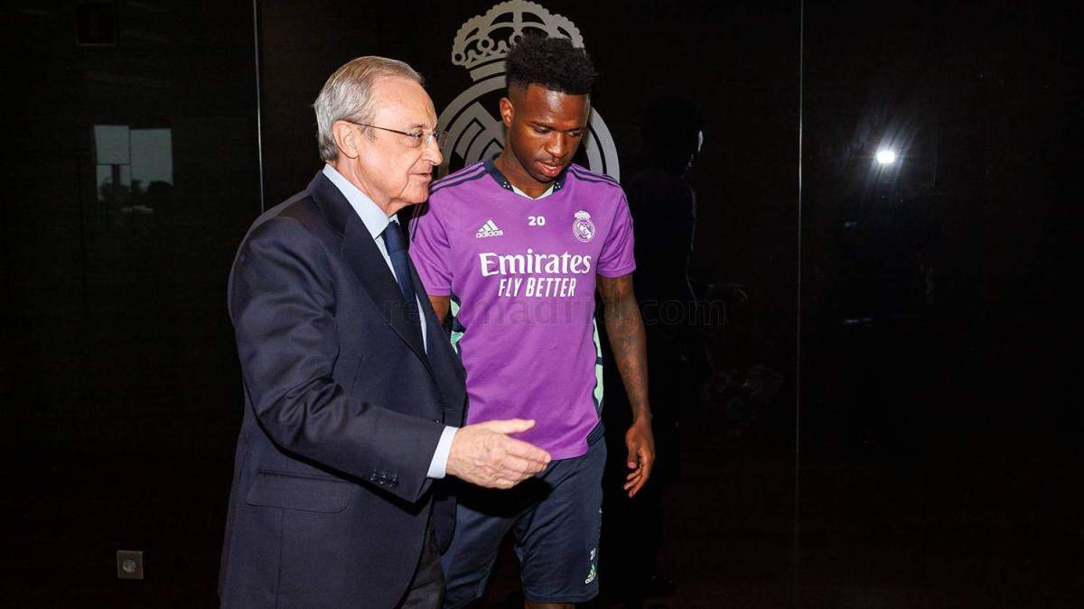 Florentino Pérez reunido con Vinícius Júnior. 