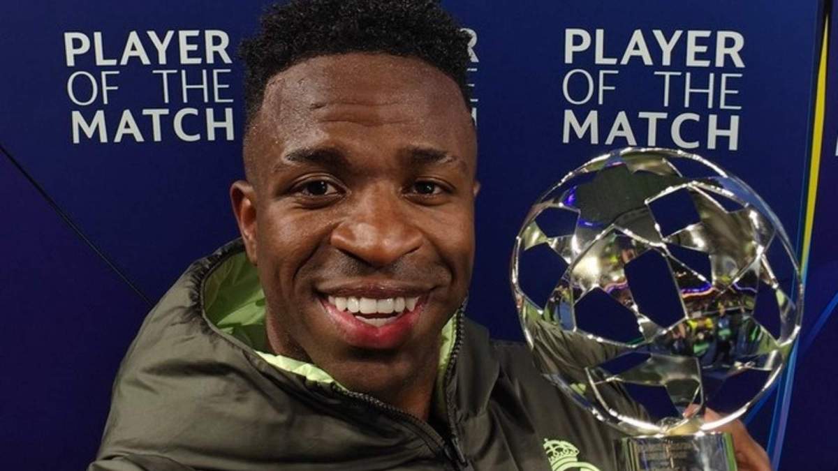Vinicius, con el MVP del partido ante el Mónaco