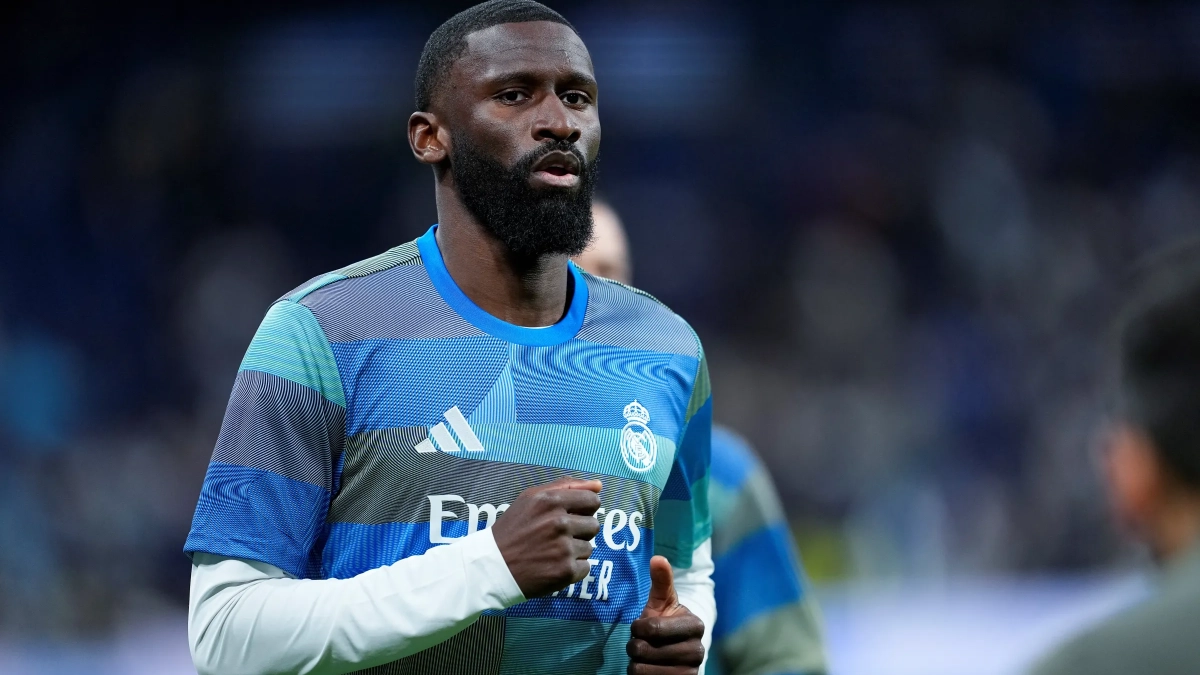 Antonio Rüdiger durante un calentamiento con el Real Madrid.