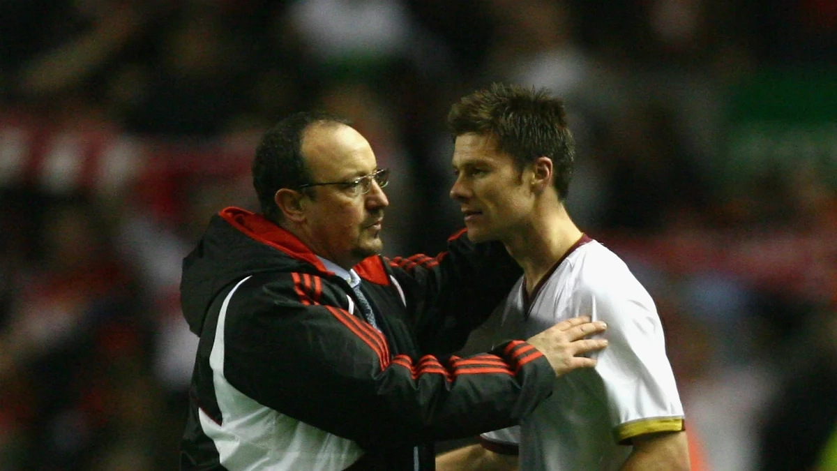 Xabi Alonso y Rafa Benítez en el Liverpool.