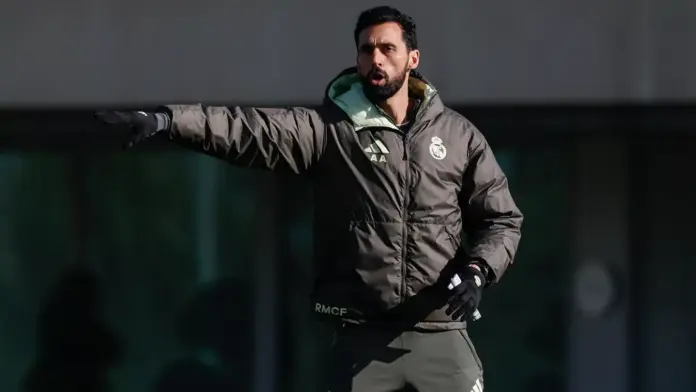  Arbeloa ya muestra detalles de su pizarra

