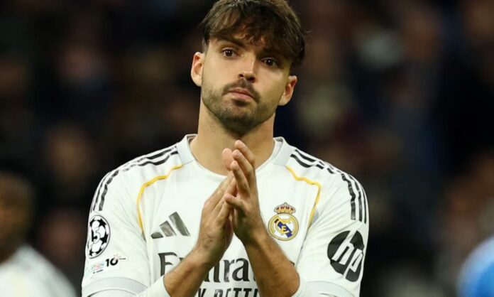 Raúl Asencio se tuvo que ir a los 45 minutos por un fuerte golpe en la tibia: 