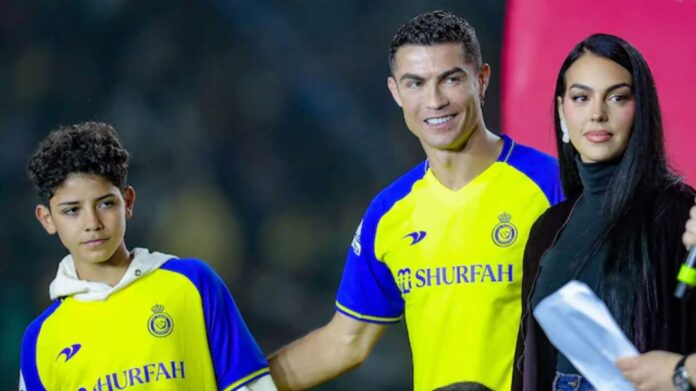 Cristiano Ronaldo (40), futbolista, 1.400 millones de patrimonio y compra a su hijo un coche de 265.000 euros: 