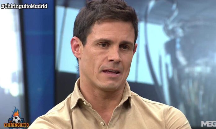 Edu Aguirre dando una noticia en El Chiringuito.