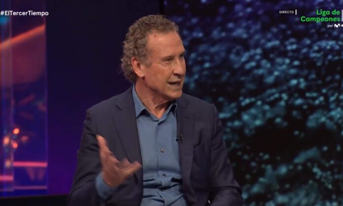 Jorge Valdano dando su opinión en Movistar. 
