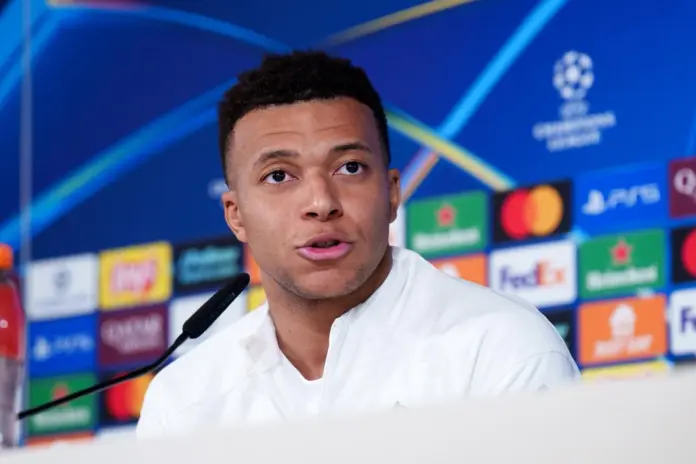  Mbappé: «Si se pita tiene que ser a toda la plantilla, no sólo a un jugador»

