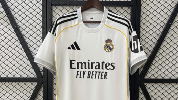 El Real Madrid vende 3.1 millones de camisetas, líder del sector: el Barça se queda segundo y la Premier ni aparece