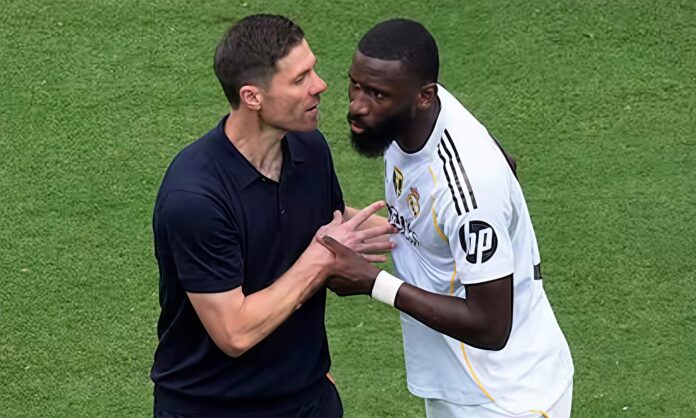 Xabi Alonso tiene poco margen de maniobra ante los problemas de Rudiger

