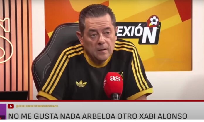 Tomás Roncero hablando sobre el banquillo del Real Madrid en AS TV.