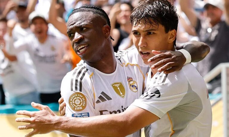 Vinícius Júnior y Gonzalo García celebrando un gol en el Mundial de Clubes.