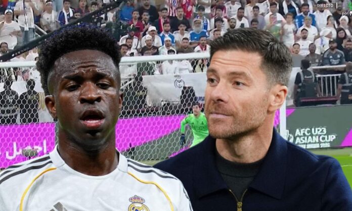 Vinicius Junior y Xabi Alonso han tenido un pequeño encontronazo después de varios ataques del Atlético.