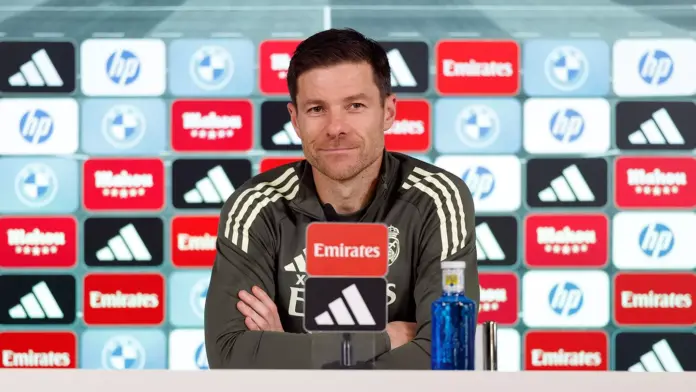  Xabi Alonso, sobre acudir al mercado: «Estamos atentos por si surgen oportunidades»

