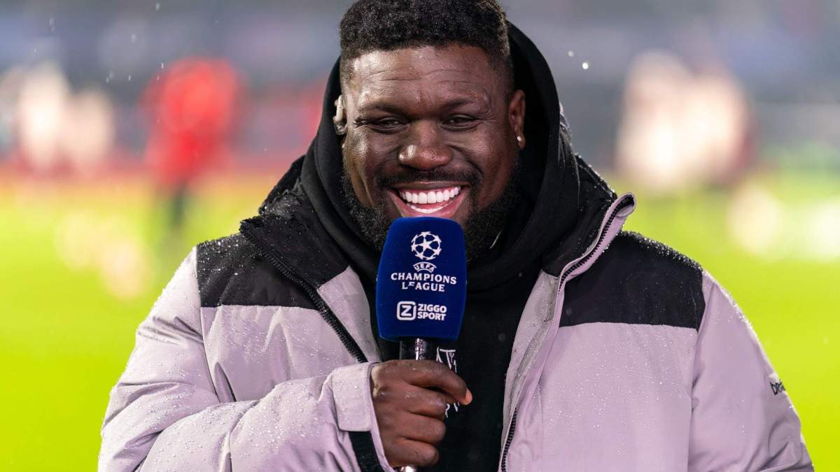 Drenthe comentando un partido de la Champions League. Drenthe comentando un partido de la Champions League.