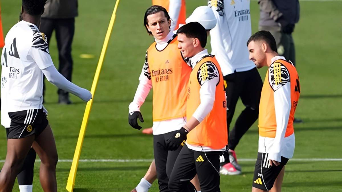 Álvaro Carreras, Franco Mastantuono y Dani Ceballos en un entrenamiento.