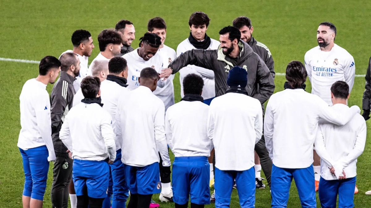 alvaro arbeloa hablando con la plantilla del real madrid 16 9 aspect ratio default 1030380 da39 (1)