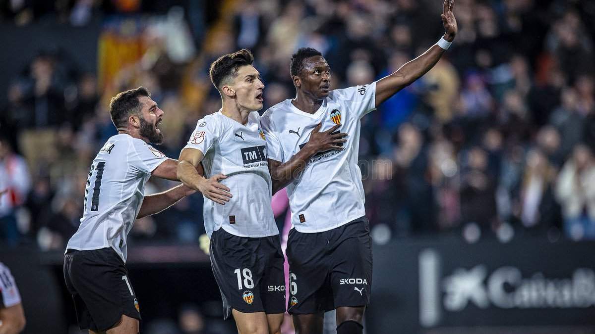 Jugadores del Valencia celebrando un gol en un partido de esta campaña