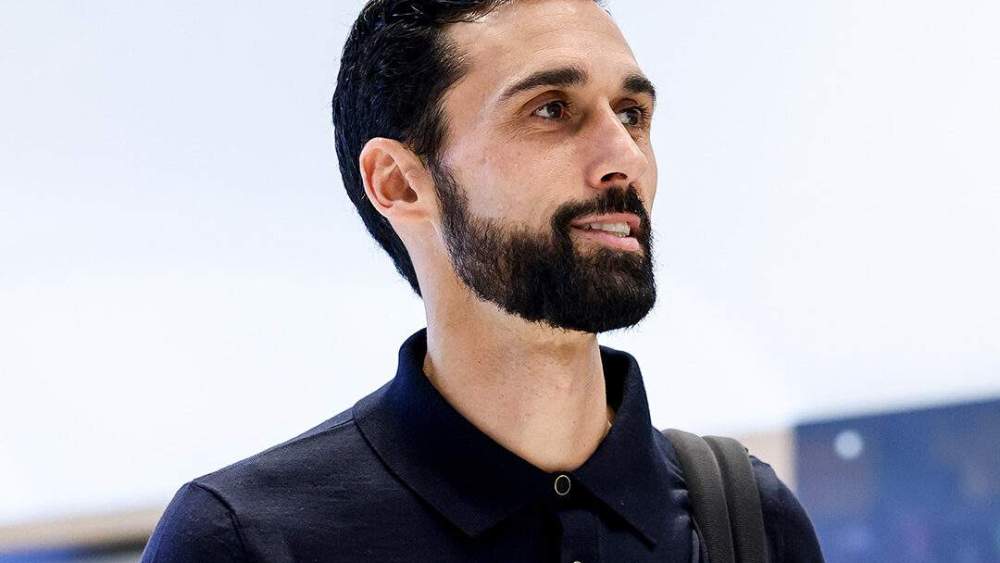 Álvaro Arbeloa llegando al Santiago Bernabéu.