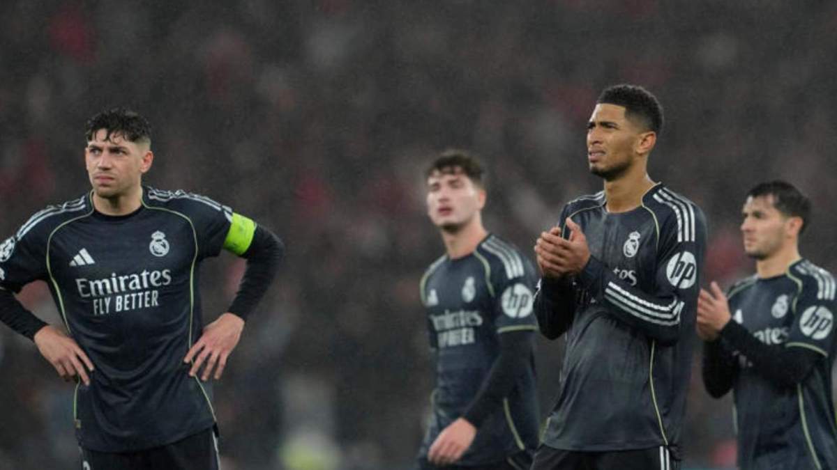 Jugadores del Real Madrid tras perder ante el Benfica Jugadores del Real Madrid tras perder ante el Benfica