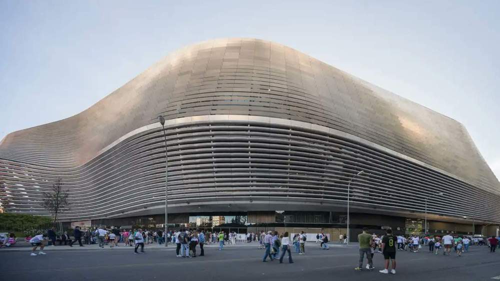 Exteriores del estadio Santiago Bernabéu.